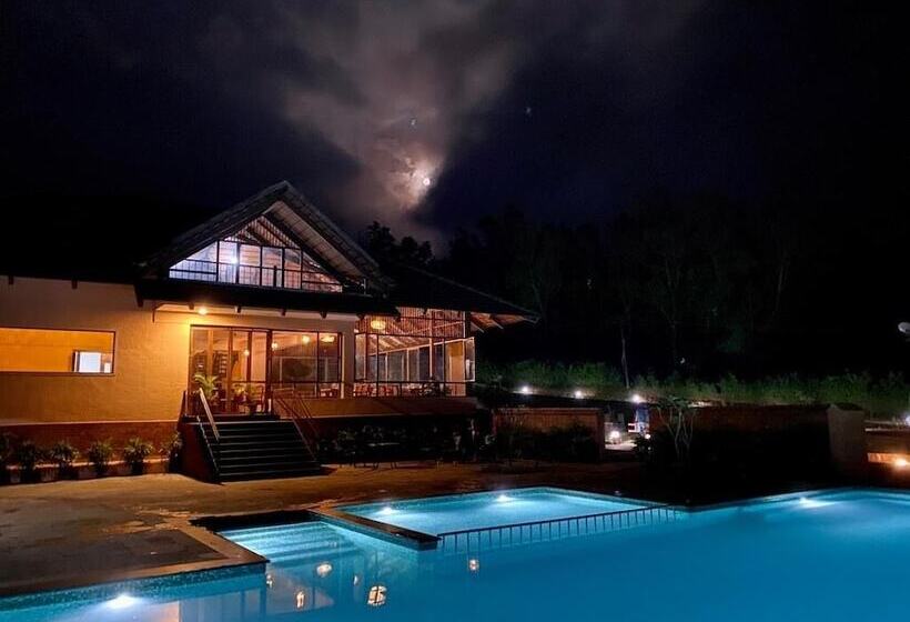 Отель Machaan Plantation Resorts Sakleshpur