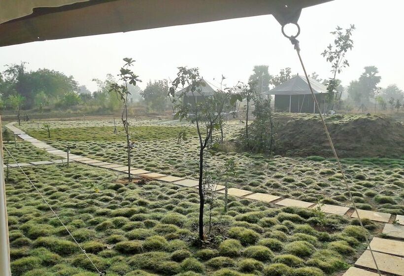 Отель Mint Bodhivann Jungle Retreat