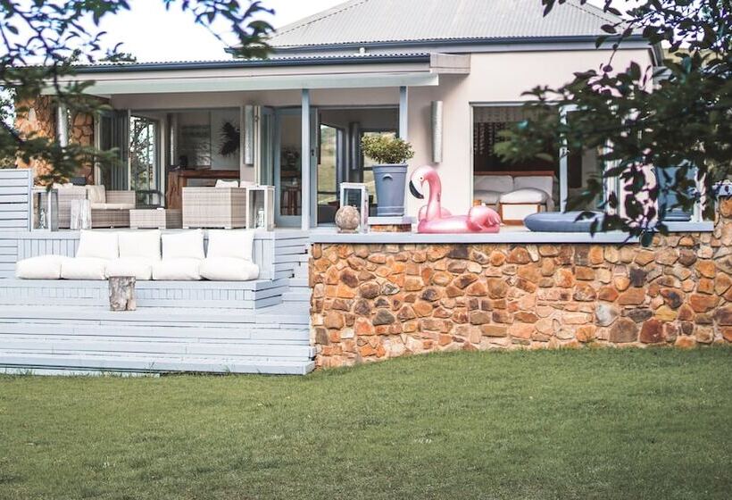 בית מלון כפרי Qambathi Mountain Lodge