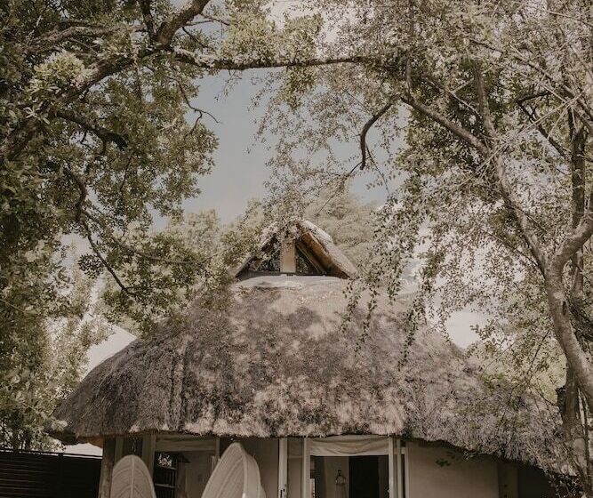 בית מלון כפרי Qambathi Mountain Lodge