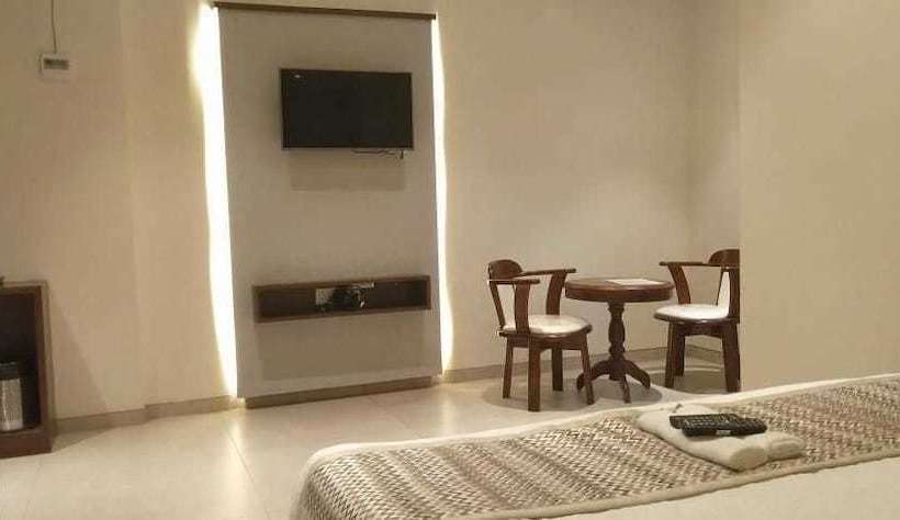 فندق Shree Balaji International