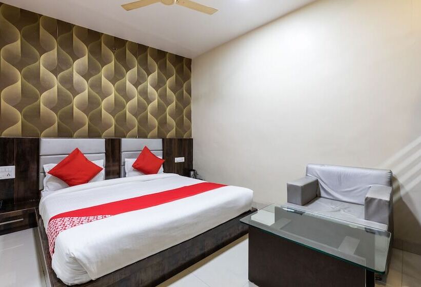 ホテル Shree Balaji Palace By Oyo Rooms