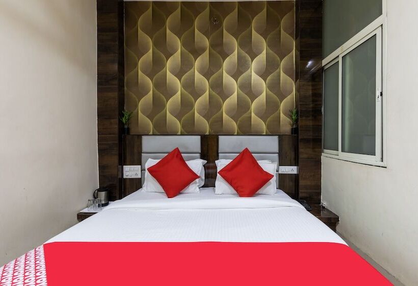 ホテル Shree Balaji Palace By Oyo Rooms
