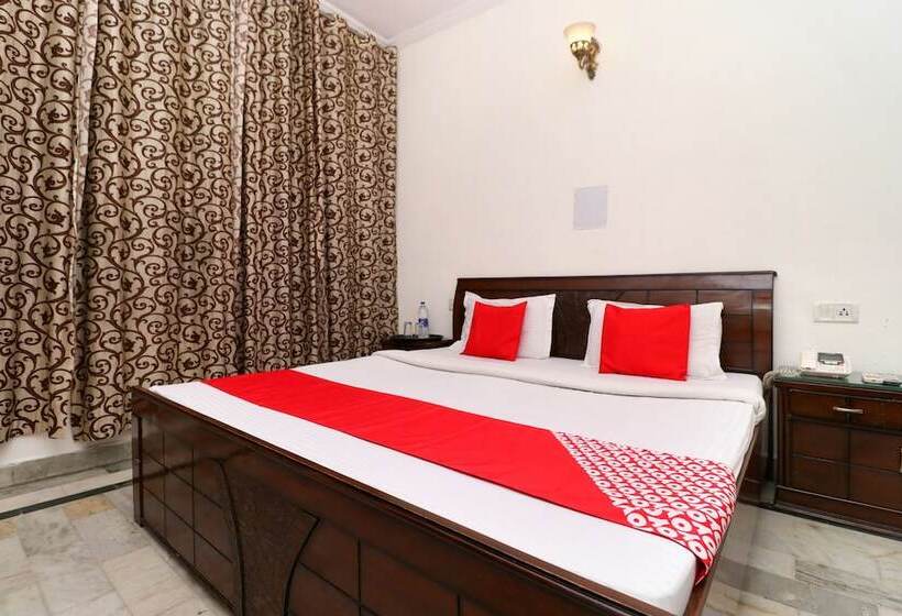 호텔 Singh's 11 By Oyo Rooms