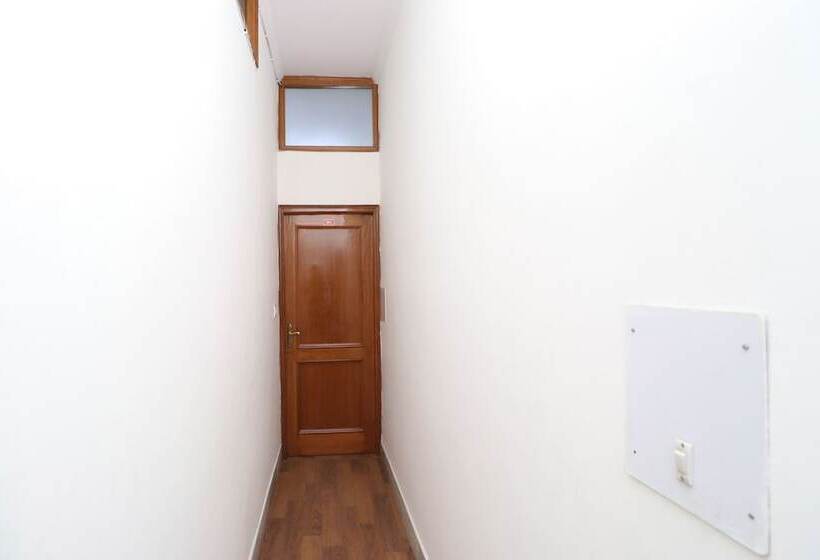 호텔 Singh's 11 By Oyo Rooms