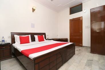 酒店 Singh's 11 By Oyo Rooms