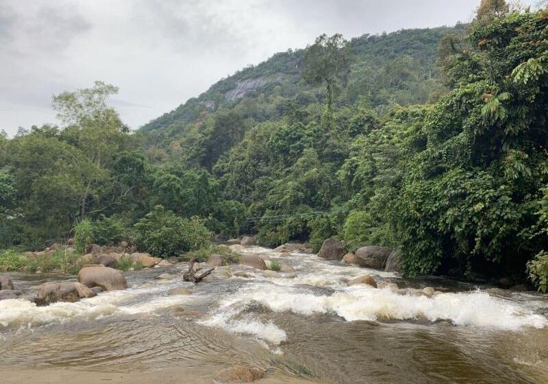 בית מלון כפרי Talaungjit Resort & Garden