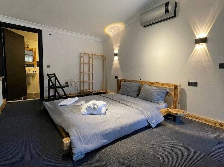 هتل Sapanca Taş Ev & Bungalow
