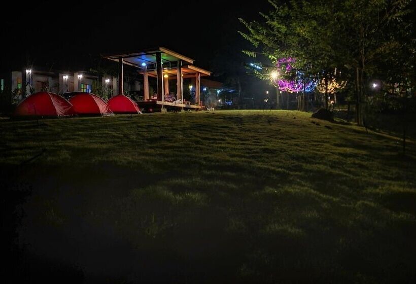 هتل The Nanda Resort