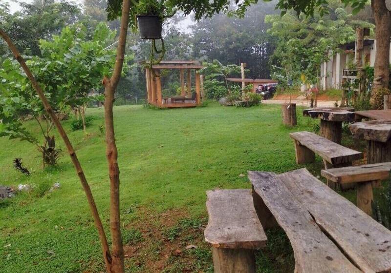 هتل The Nanda Resort