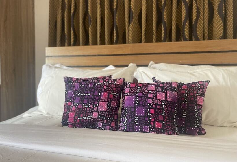 بنسيون Accruase Paradise