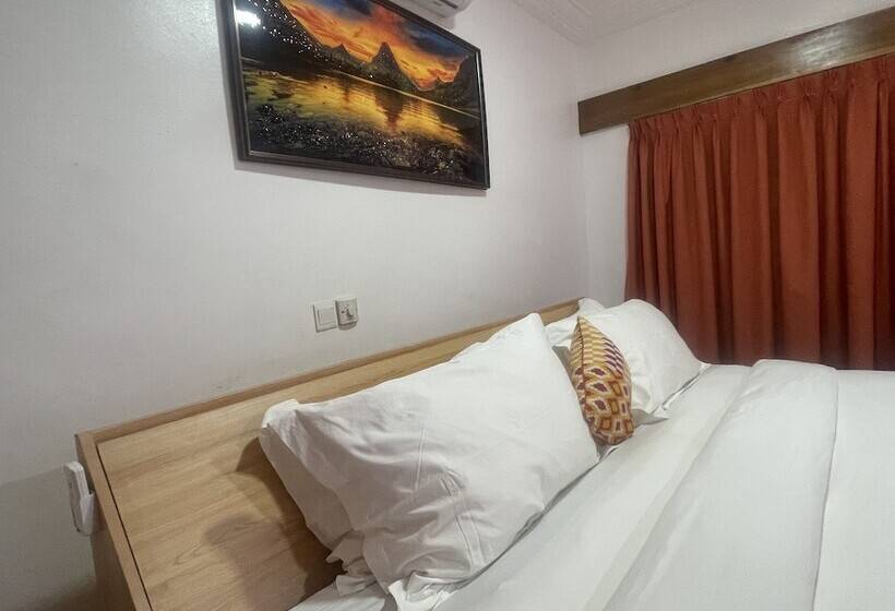 بنسيون Accruase Paradise