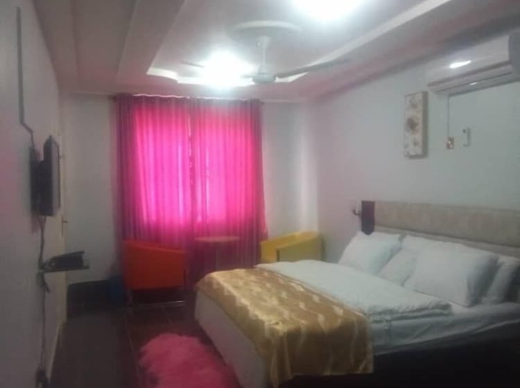פנסיון Ama Serwaa Lodge