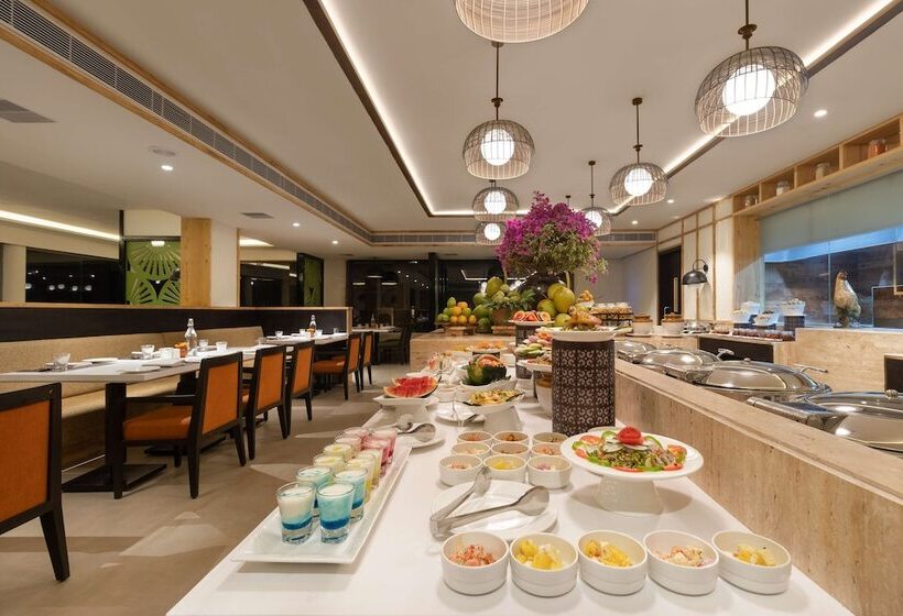 אתר נופש Rvr Sarovar Portico Dindi