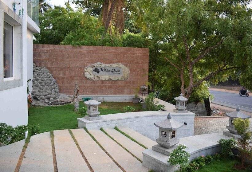 منتجع White Pearl Residency