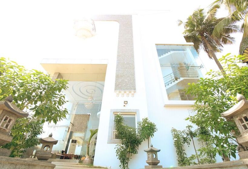 منتجع White Pearl Residency