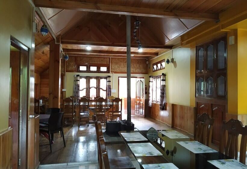 리조트 Ziro Palace Inn