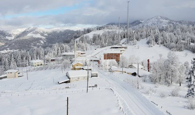 Sisdagi Zirve Otel