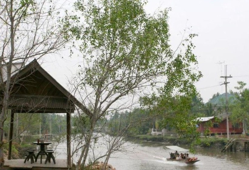 هتل Amphawa Club