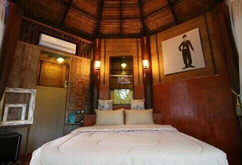 هتل Amphawa Club