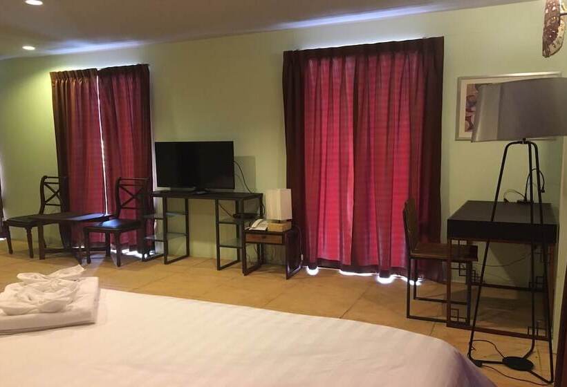 هتل Arcadia Maephim Serviced Apartment