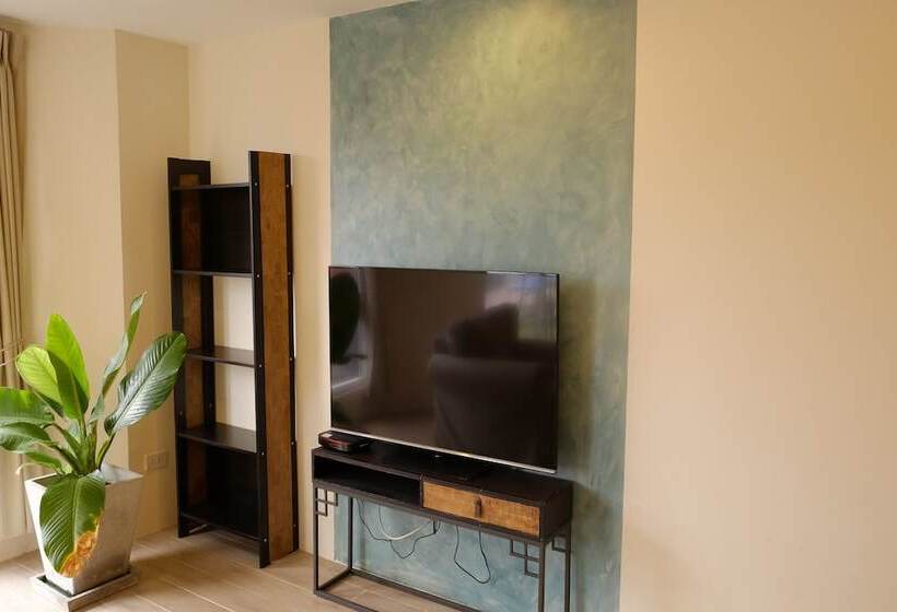 هتل Arcadia Maephim Serviced Apartment