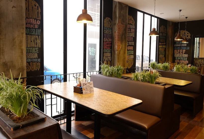 هتل Arcadia Maephim Serviced Apartment