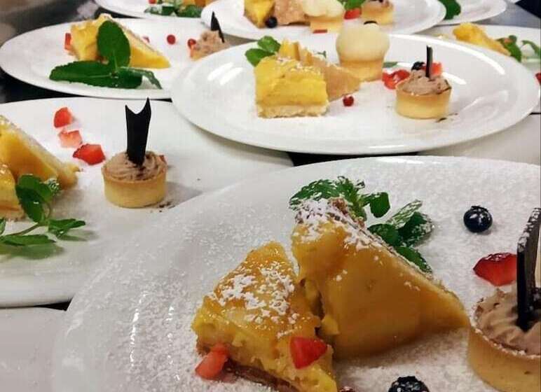 فندق Corona