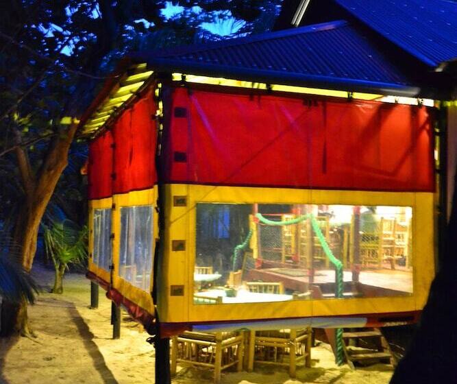 هتل Little Corn Beach And Bungalow
