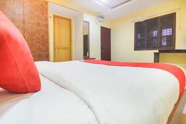 هتل Rashi Farms By Oyo Rooms