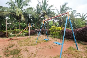 هتل Rashi Farms By Oyo Rooms