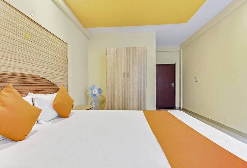 酒店 Spot On 46956 Kalparukshaa Lodge