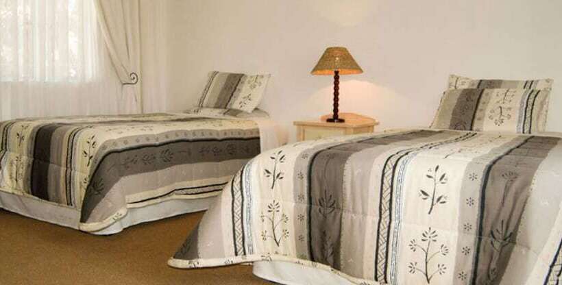 بنسيون Emoyeni Country Lodge