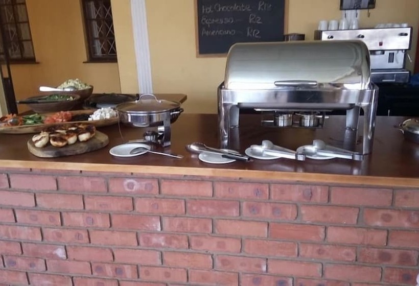 بنسيون Emoyeni Country Lodge