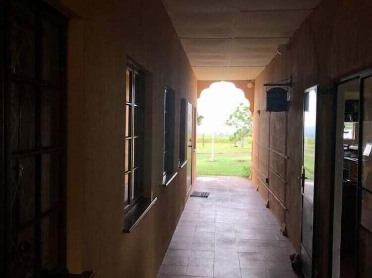 بنسيون Emoyeni Country Lodge