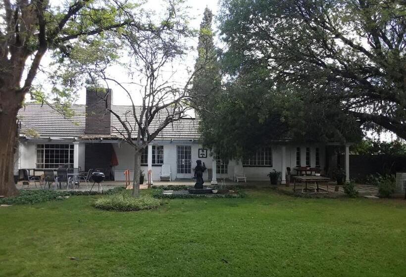 פנסיון Simoni Guest House