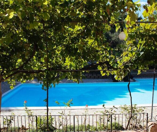 بنسيون Villa De Castelletta