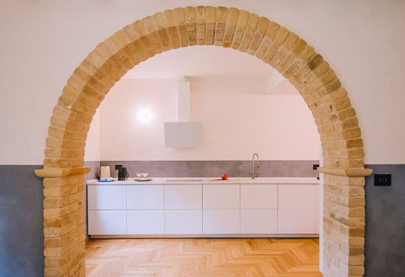 بنسيون Villa De Castelletta