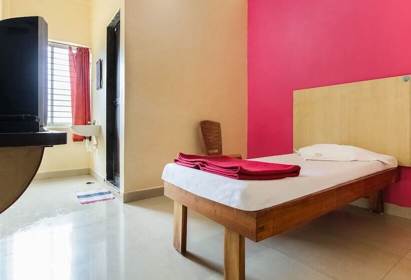 Spot On 49517 Hotel Hoysala Deluxe Lodging & Restaurant