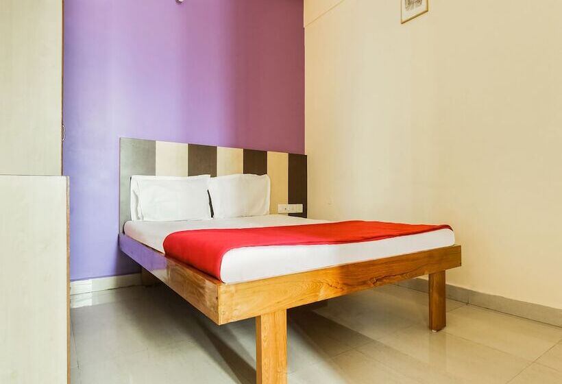 Spot On 49517 Hotel Hoysala Deluxe Lodging & Restaurant