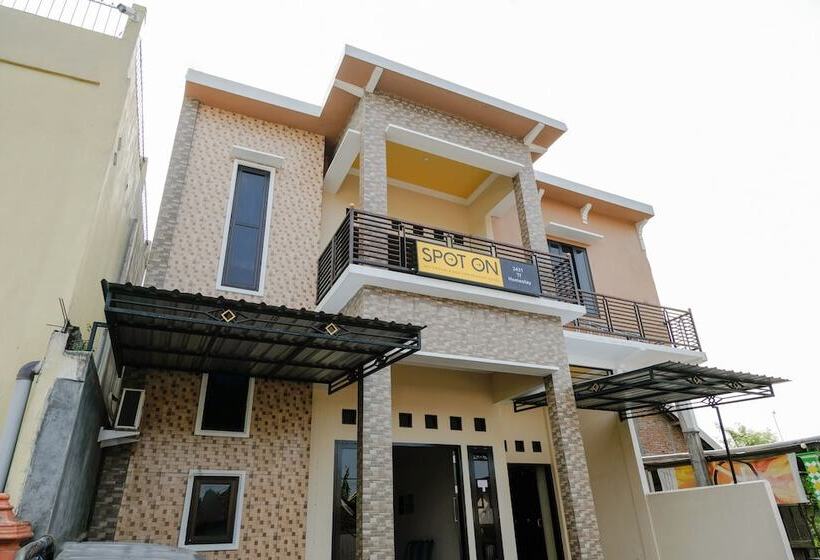 הוסטל Spot On 2431 Tf Homestay