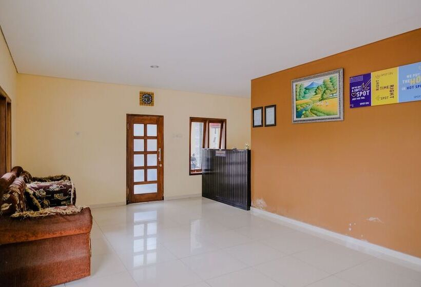 فندق صغير Spot On 2448 Hotel Tlogorejo 2