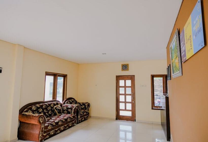 فندق صغير Spot On 2448 Hotel Tlogorejo 2