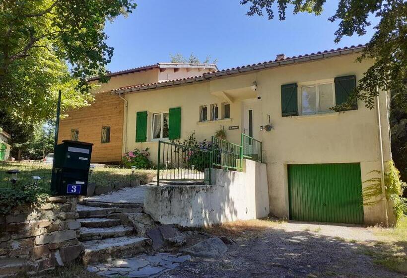 ベッドアンドブレックファースト Chez Black And White