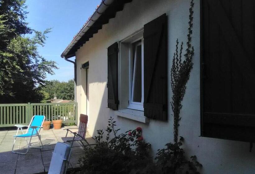 ベッドアンドブレックファースト Chez Black And White