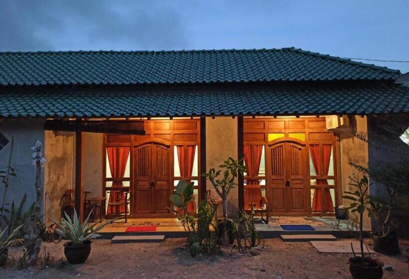 ベッドアンドブレックファースト Watukarung Ristu Homestay
