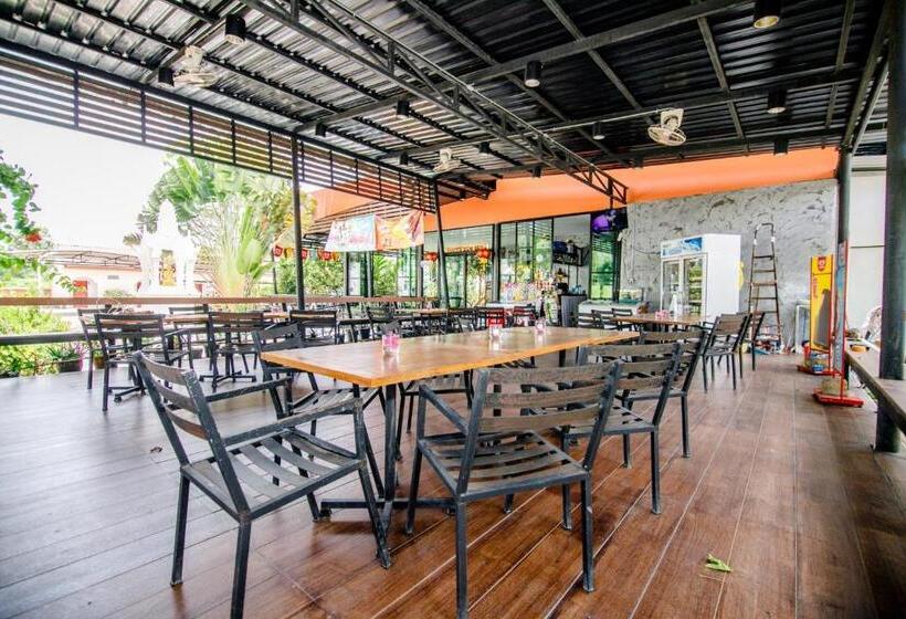 هتل Banana Resort Sadao