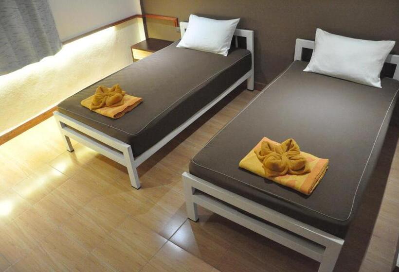 هتل Banana Resort Sadao