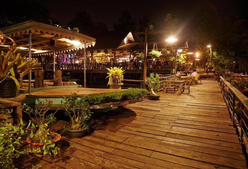 هتل Country Lake View