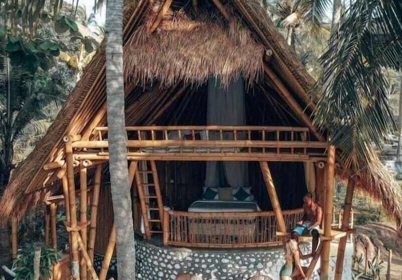 Отель La Royale Nusa Penida